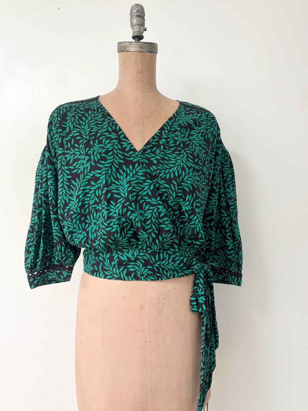 JOIE Alisson wrap top size L